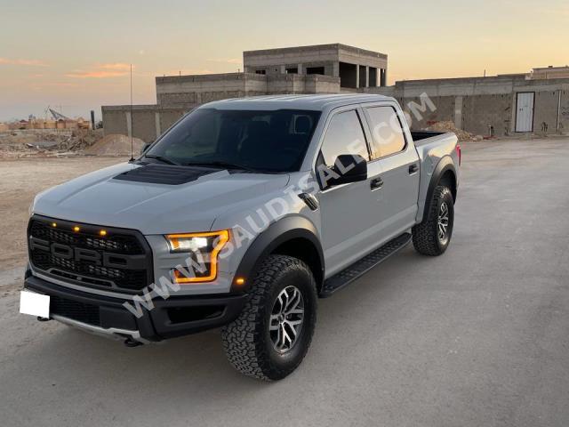 2017 فورد اف 150 رابتور