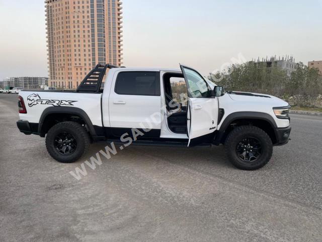 2021 دودج رام تي ار اكس