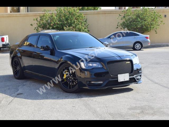2014 كرايسلر 300 سي