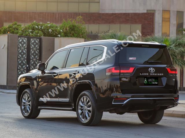 2023 تويوتا لاند كروزر في اكس