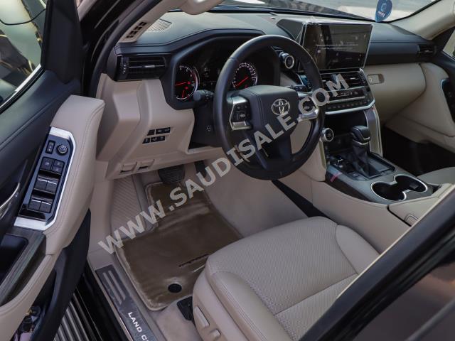 2023 تويوتا لاند كروزر في اكس