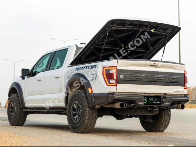 2022 فورد اف 150 رابتور