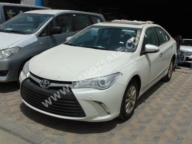 2016 Toyota Camry GLX