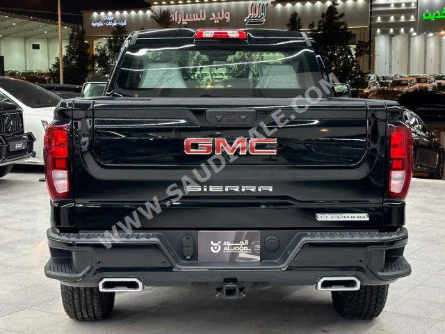2023 GMC Sierra Elevation