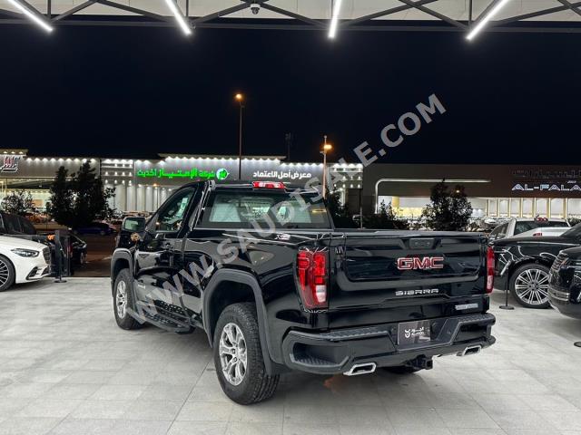 2023 GMC Sierra Elevation