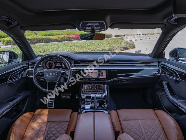 2023 اودي اي 8 ال اس لاين