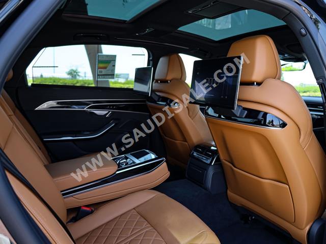 2023 اودي اي 8 ال اس لاين