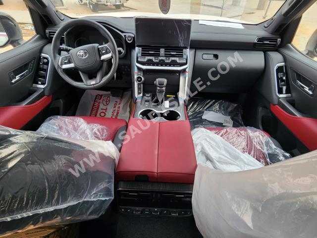 2023 تويوتا لاند كروزر جي ار سبورت