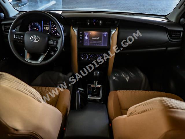 2023 تويوتا فورشنر جي اكس