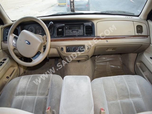 2008 فورد كراون فكتوريا