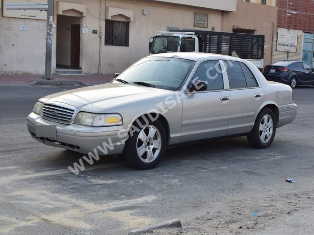 2008 فورد كراون فكتوريا