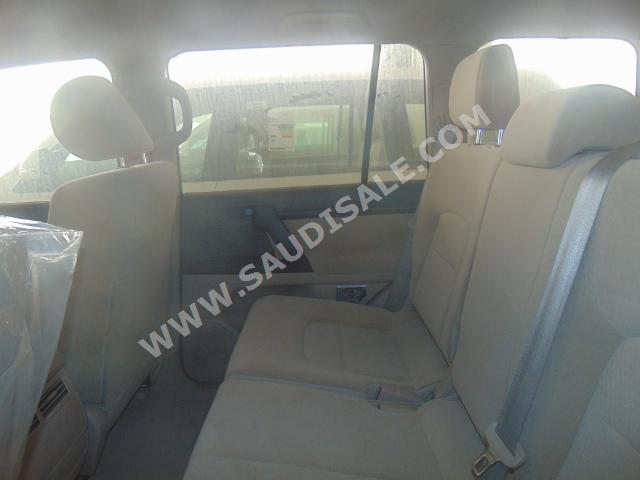 2015 Toyota Land Cruiser G