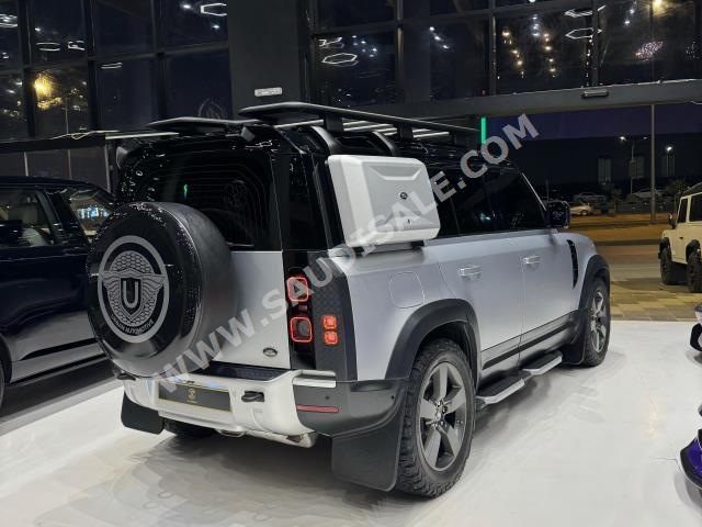 2020 لاند روفر ديفيندر اتش اس اي