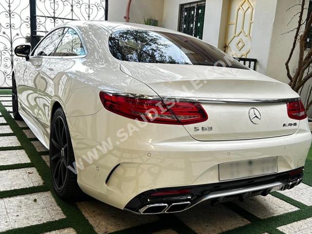 2015 مرسيدس - بنز إس 63 كوبيه
