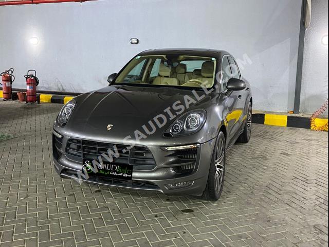 2015 بورش ماكان اس