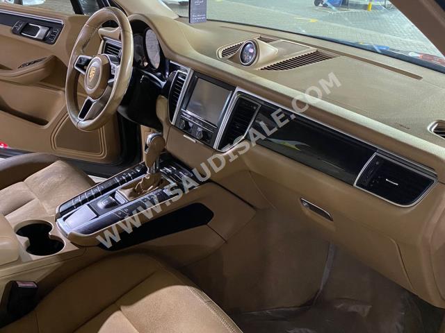 2015 بورش ماكان اس