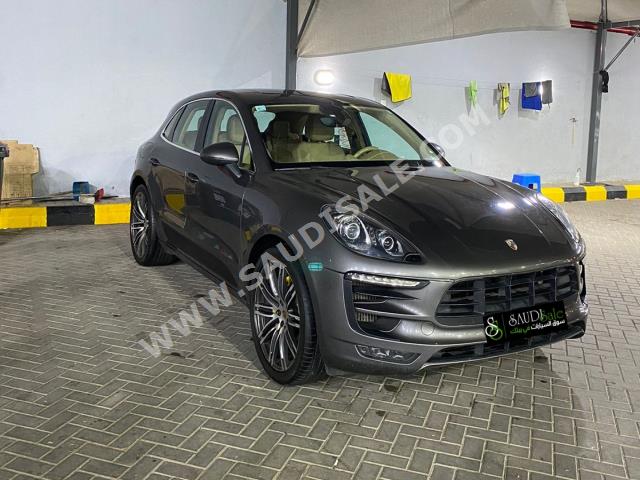 2015 بورش ماكان اس