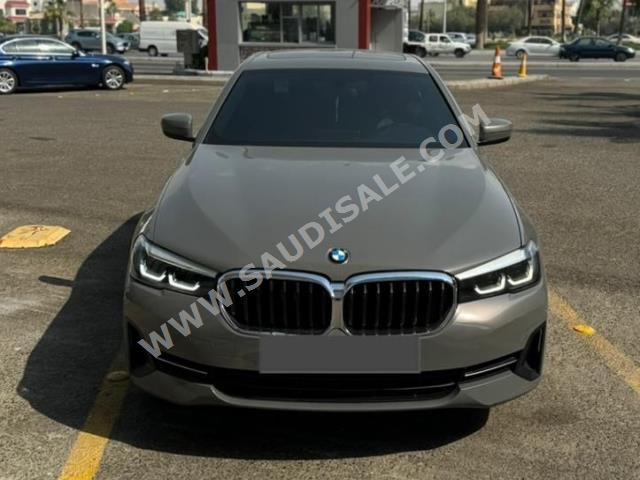 2021 بي ام دبليو الفئة الخامسة 520 أي