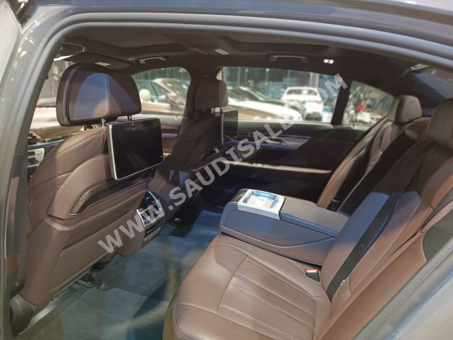 2020 بي ام دبليو الفئة السابعة 730 إل أي