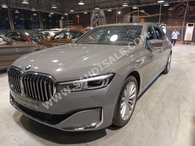 2020 بي ام دبليو الفئة السابعة 730 إل أي