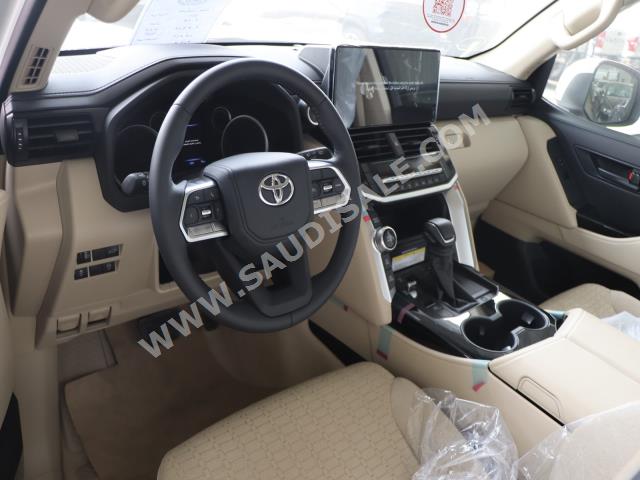 2023 تويوتا لاند كروزر جي اكس ار