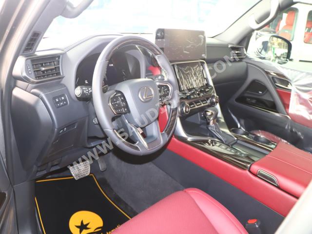 2022 لكزس إل إكس 600