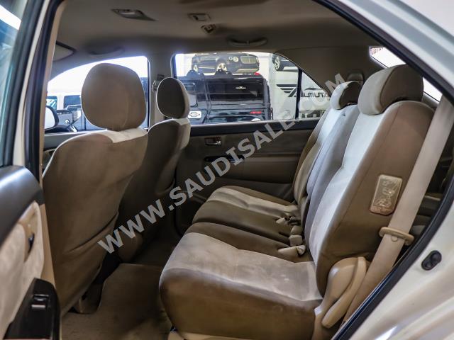 2012 تويوتا فورشنر في اكس