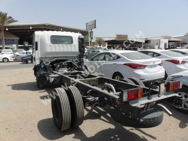 2015 ايسوزو دينا