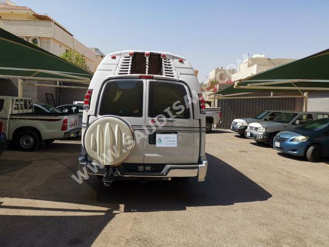 2011 شفروليه موتر هوم كارافان