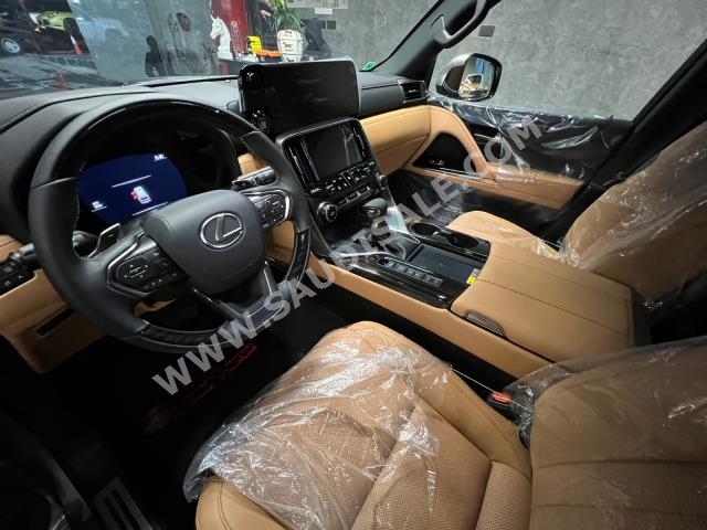 2023 لكزس إل إكس 600