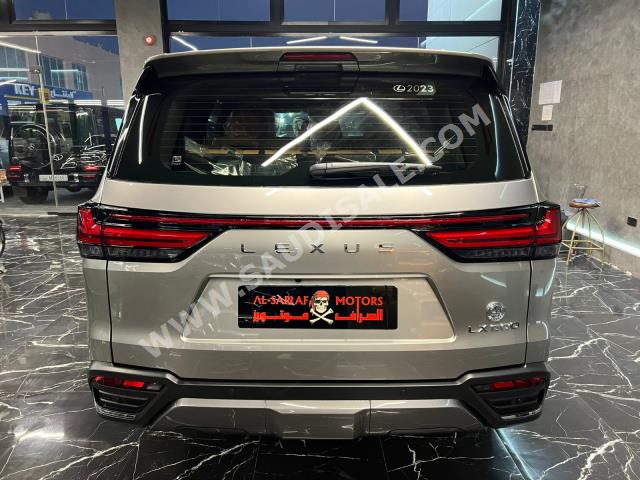 2023 لكزس إل إكس 600