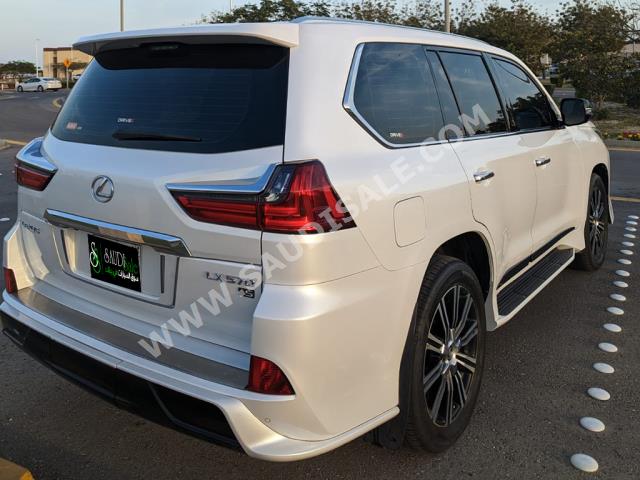 2018 لكزس إل إكس 570 اس