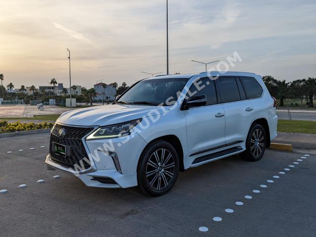 2018 لكزس إل إكس 570 اس