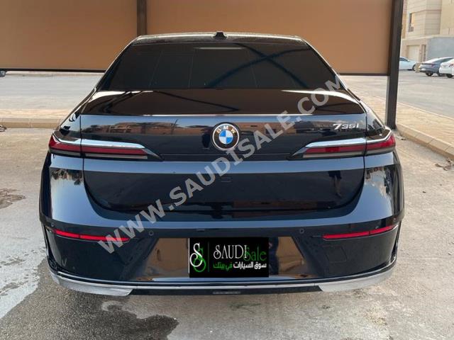 2023 بي ام دبليو الفئة السابعة 735 إل أي
