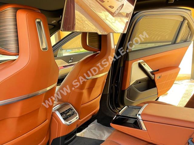 2023 بي ام دبليو الفئة السابعة 735 إل أي