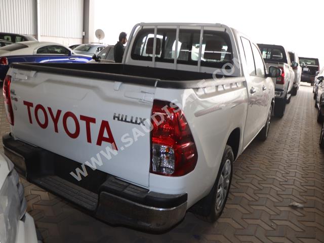 2023 تويوتا هاي لوكس غمارتين