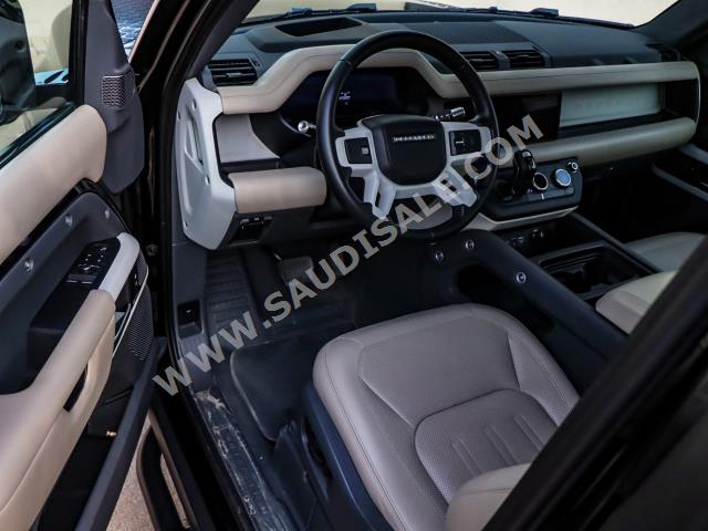2022 لاند روفر ديفيندر 90
