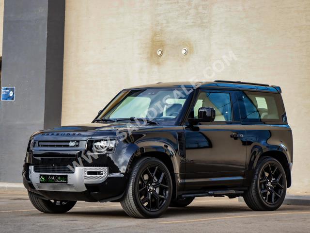 2022 لاند روفر ديفيندر 90