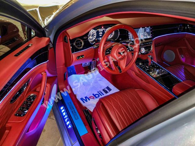 2020 بنتلي كونتيننتل فلاينج سبير الاصدار الاول