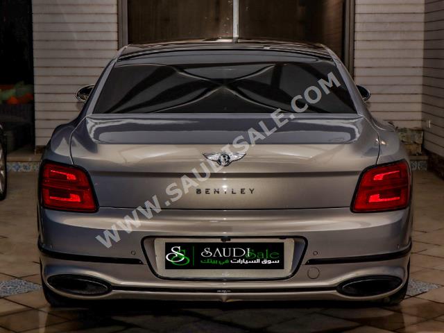 2020 بنتلي كونتيننتل فلاينج سبير الاصدار الاول