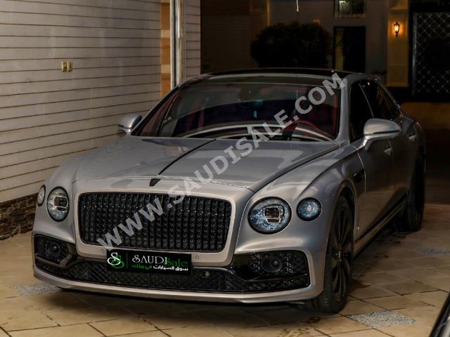 2020 بنتلي كونتيننتل فلاينج سبير الاصدار الاول