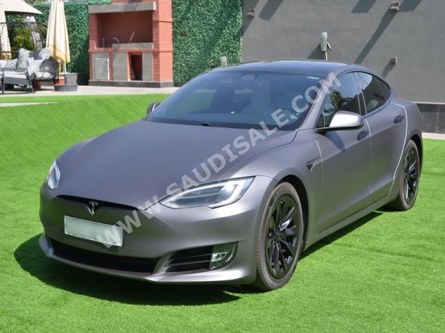 2017 تيسلا اس دي 75