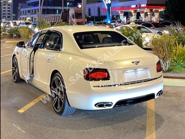 2017 بنتلي كونتيننتل فلاينج سبير