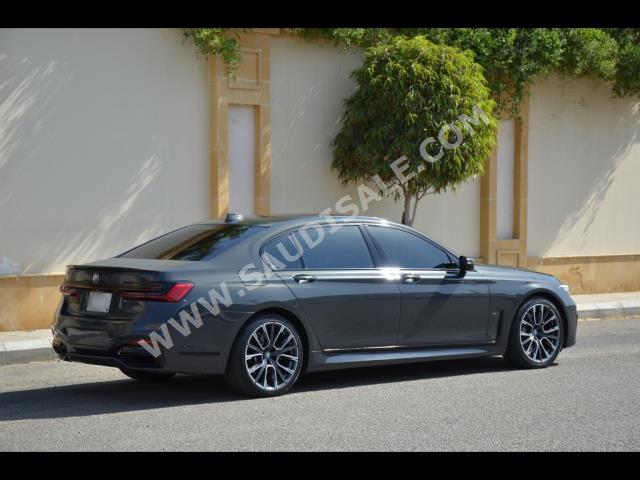 2020 بي ام دبليو الفئة السابعة 730 إل أي