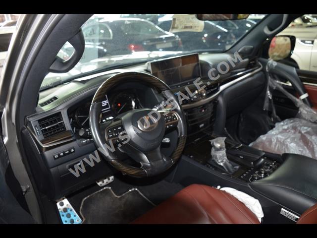 2019 لكزس إل إكس 570 اس