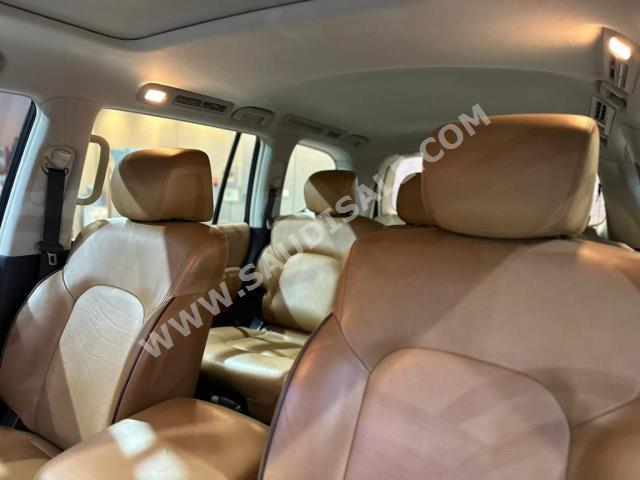 2016 نيسان باترول بلاتينيوم