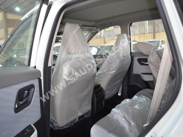 2023 نيسان اكس - ترايل