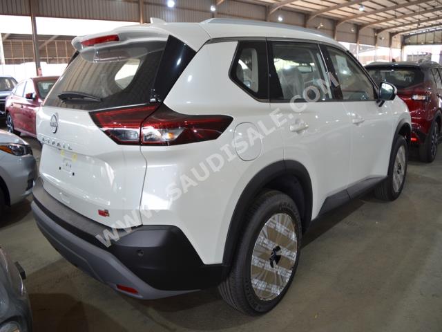 2023 نيسان اكس - ترايل