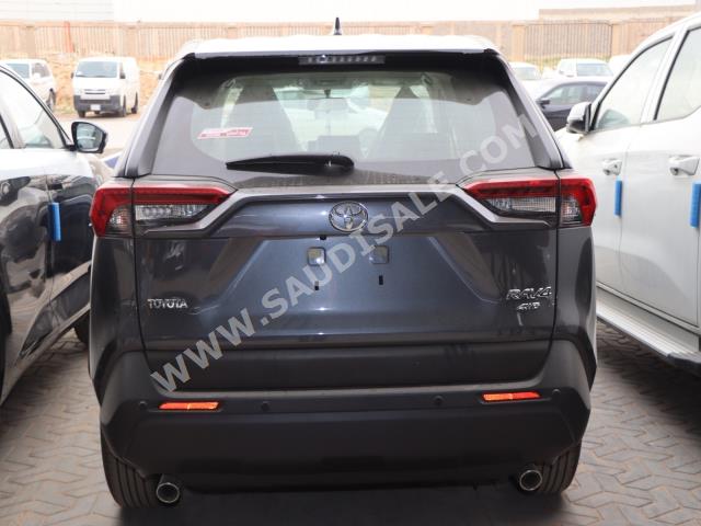 2023 تويوتا راف 4