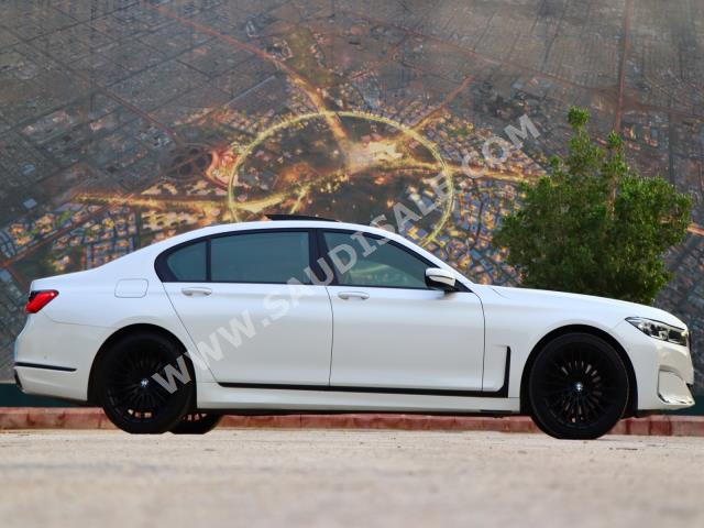 2020 بي ام دبليو الفئة السابعة 730 إل أي